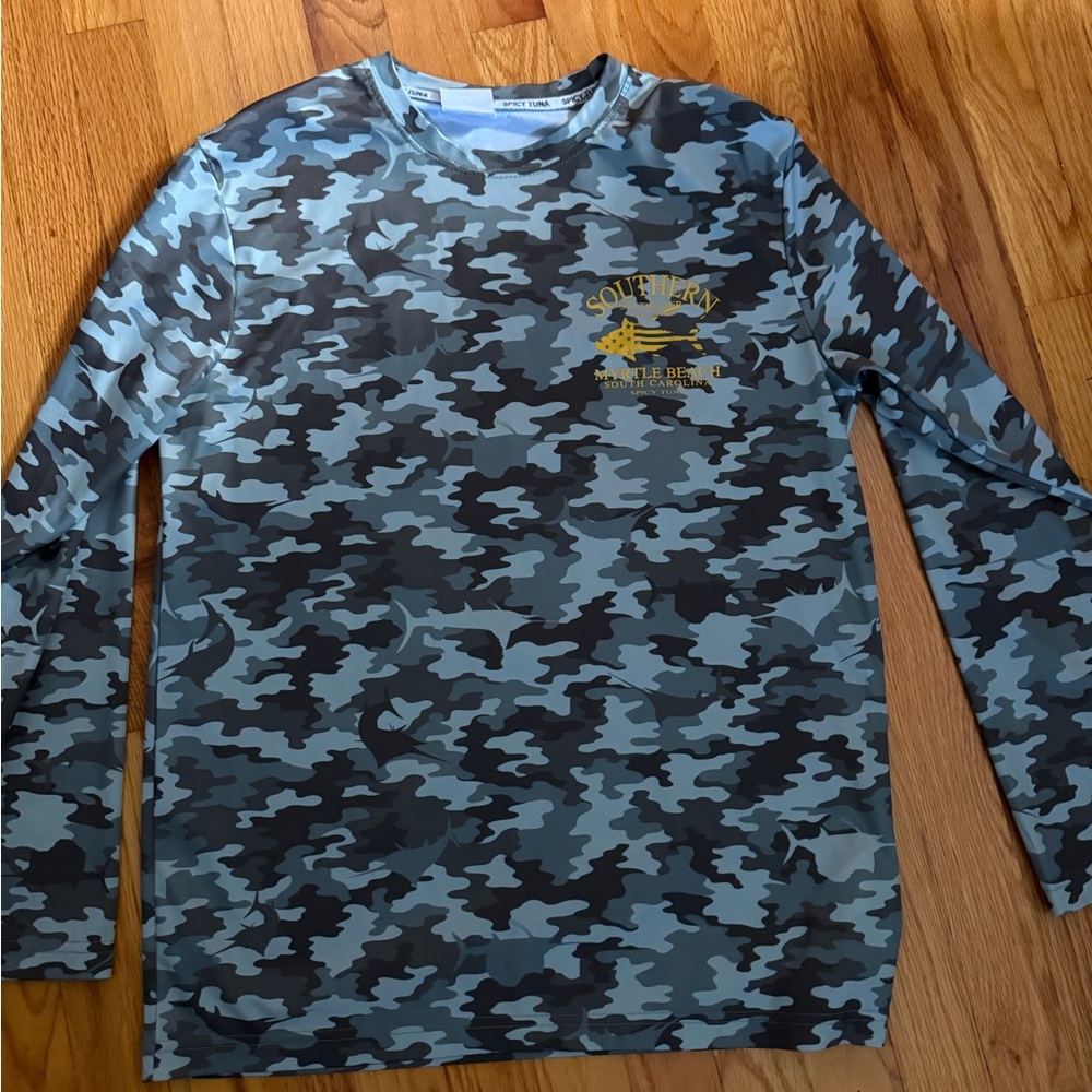 Men’s fishing shirt size small